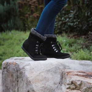 NWOT Guess ankle boots, comfortable & Stylish 